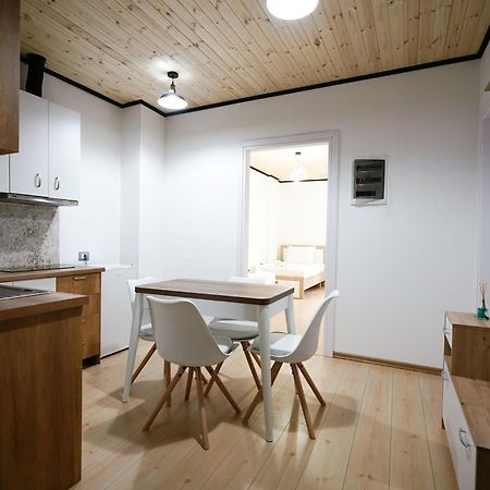Ora Apartments Gjirokastër Esterno foto