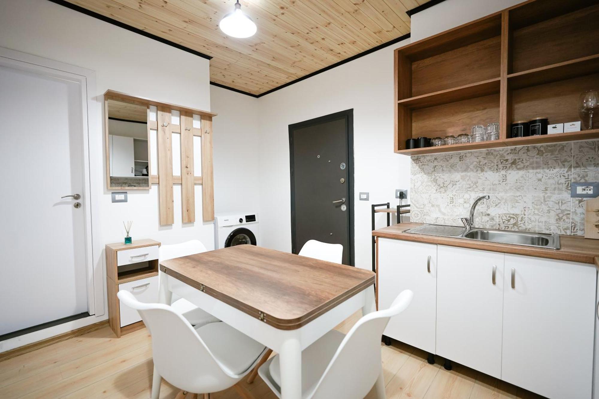 Ora Apartments Gjirokastër Esterno foto