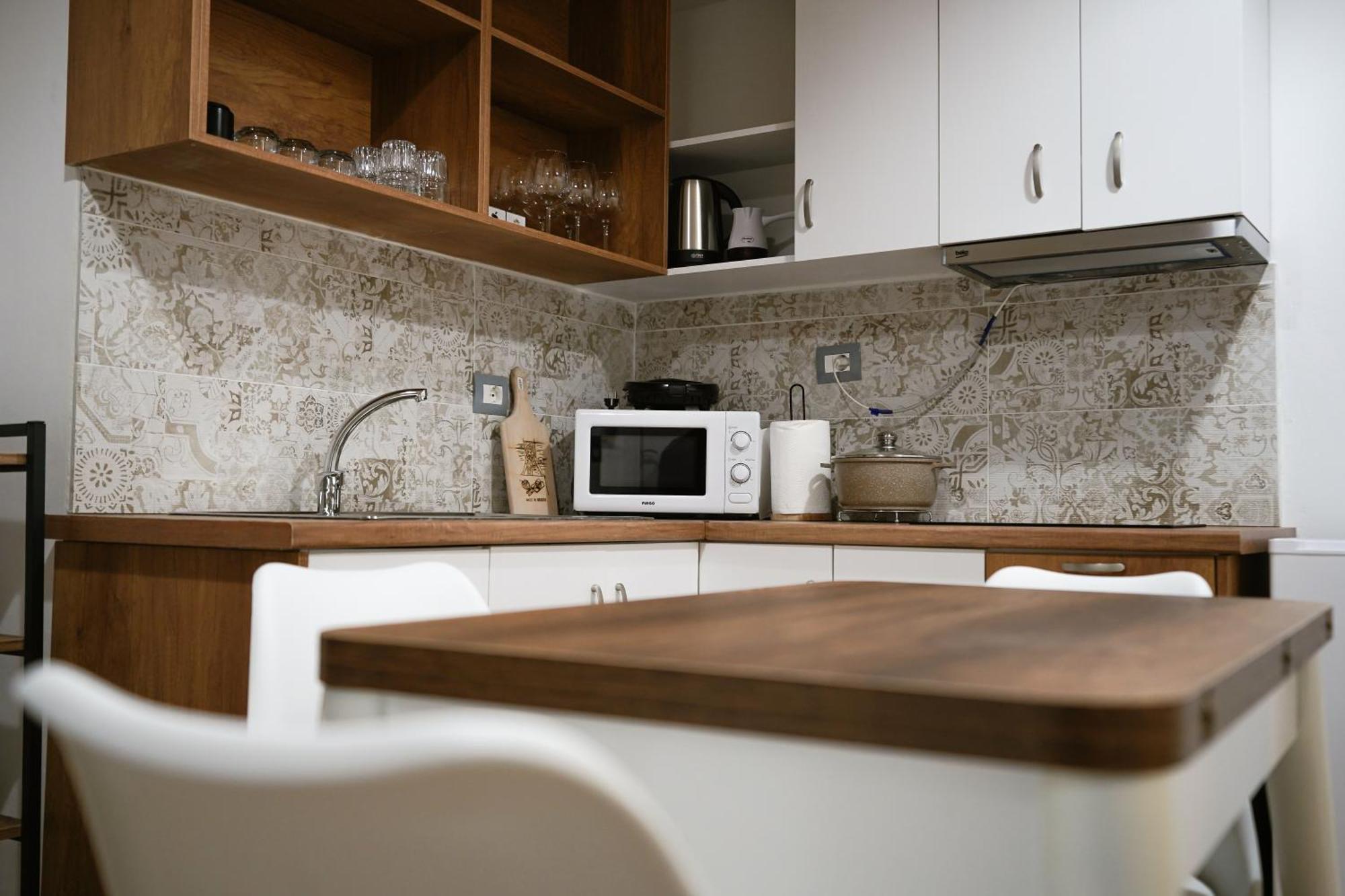 Ora Apartments Gjirokastër Esterno foto