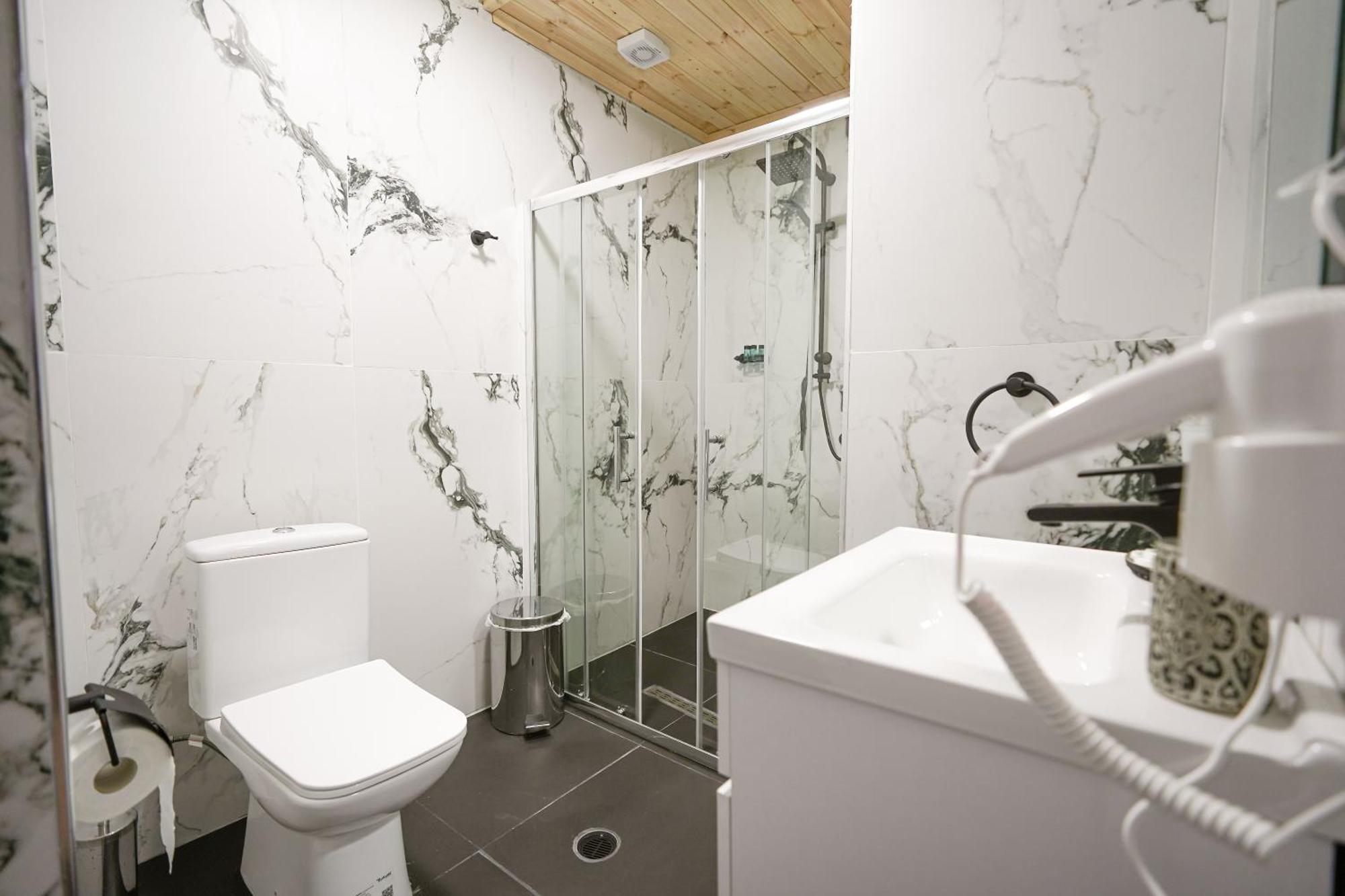 Ora Apartments Gjirokastër Esterno foto