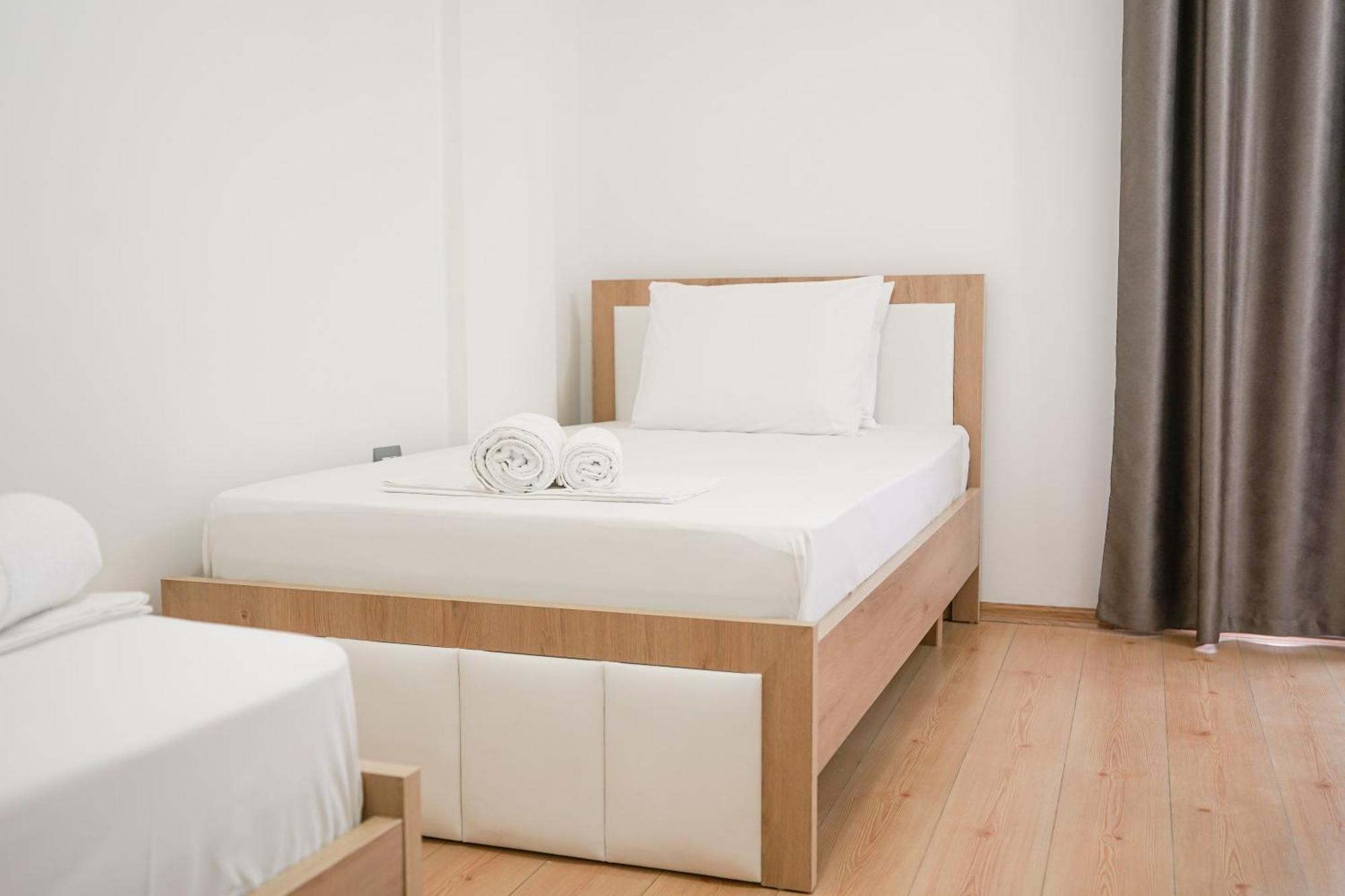 Ora Apartments Gjirokastër Esterno foto